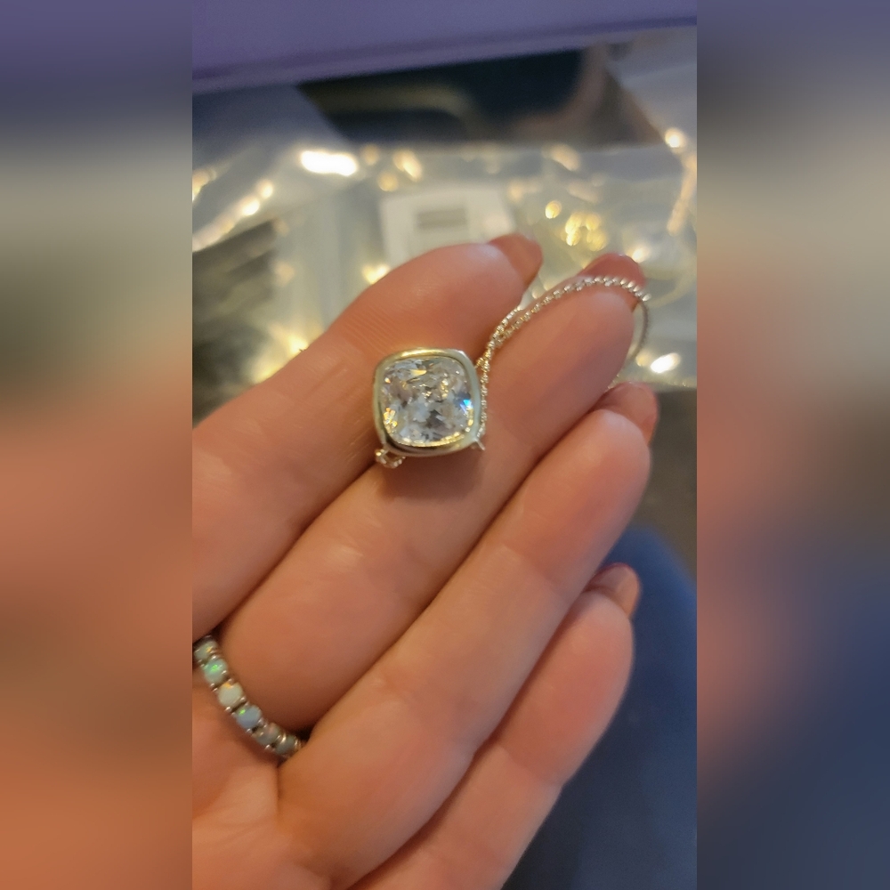 .... Silver   Necklace with Clear Pendant New Melinda Maria No Offers
